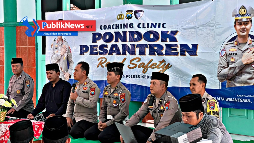 Satlantas Polres Kediri Dorong Budaya Berkendara Aman Lewat Coaching Clinic di Pondok Pesantren