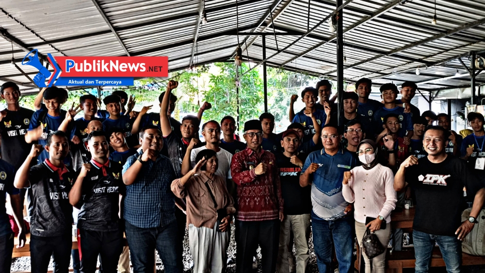 Pemberangkatan Tim Sepak Bola Porprov Kediri 2025 Menuju Blitar, Wakil Wali Kota Gus Qowim Beri Semangat Juang