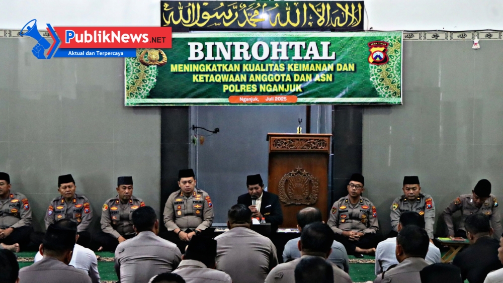 Hari Bhayangkara ke-79, Kapolres Nganjuk Berikan Penghargaan dan Hadiah Umroh bagi Anggota Berprestasi