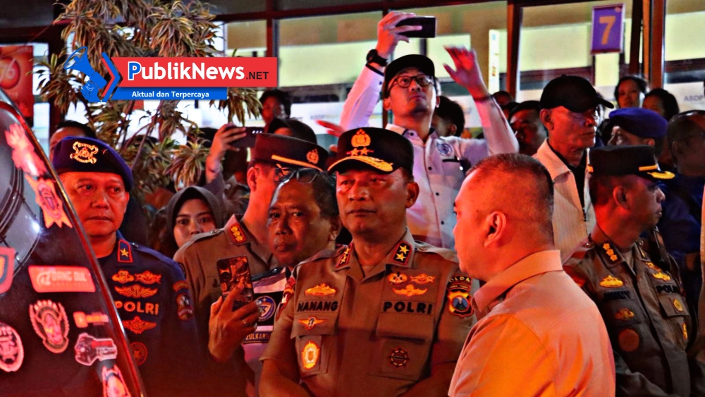 Kapolda Jatim Dampingi Menhub dan Kakorpolairud Tinjau Korban KMP Tunu Pratama Jaya di Ketapang Banyuwangi