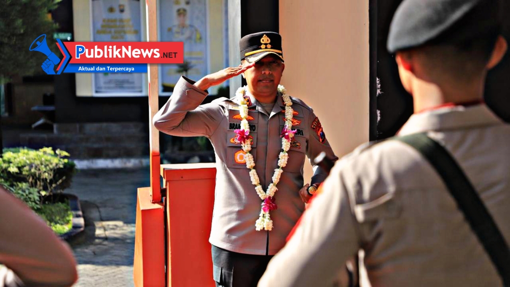 Kapolres Kediri Resmi Berganti, Nuansa Emosional Iringi Parade Perpisahan dan Penyambutan