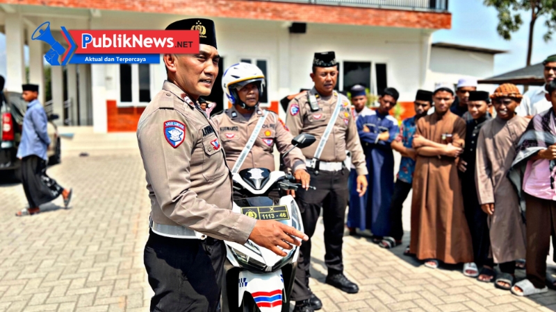 Santri Ponpes Ar-Rasyid Dibekali Edukasi Tertib Lalu Lintas, Satlantas Kediri Gaungkan Gerakan Santri Pelopor Keselamatan Jalan