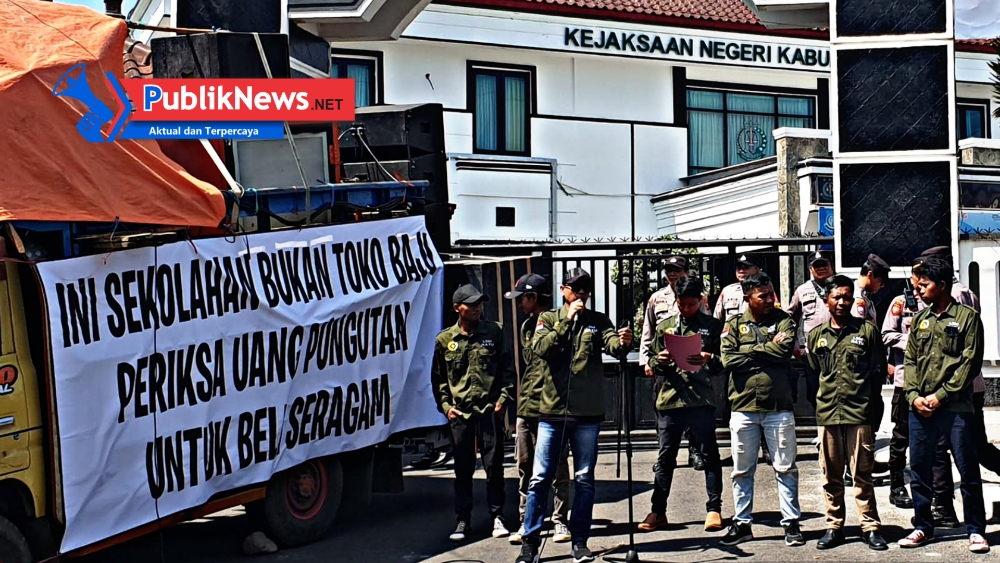 Aksi Damai LSM Ratu dan Sejumlah LSM di Kediri Desak Kejaksaan Usut Dugaan Pungutan Seragam Sekolah
