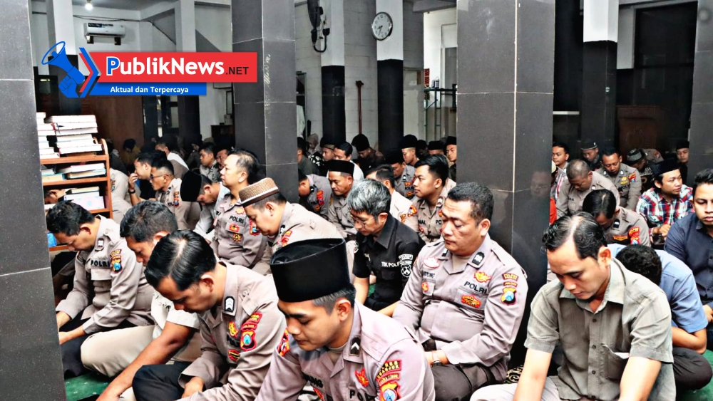 Polres Nganjuk Tekankan Pentingnya Salat Lewat Pembinaan Rohani di Masjid Al Ikhlas
