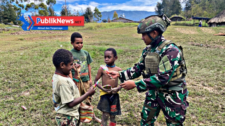 Satgas Yonif 700/WYC Tebar Cinta di Tanah Kago: Lebih dari Sekadar Permen, Ini Tentara yang Menyapa dengan Hati
