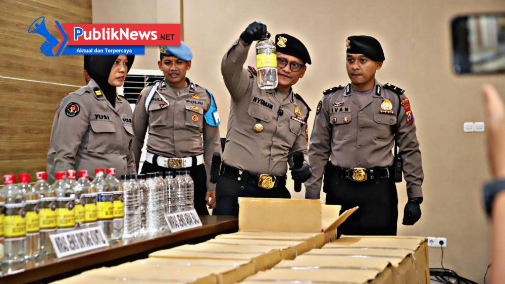 Polres Kediri Gerebek Gudang Miras Ilegal di Wates, Ribuan Botol Diamankan
