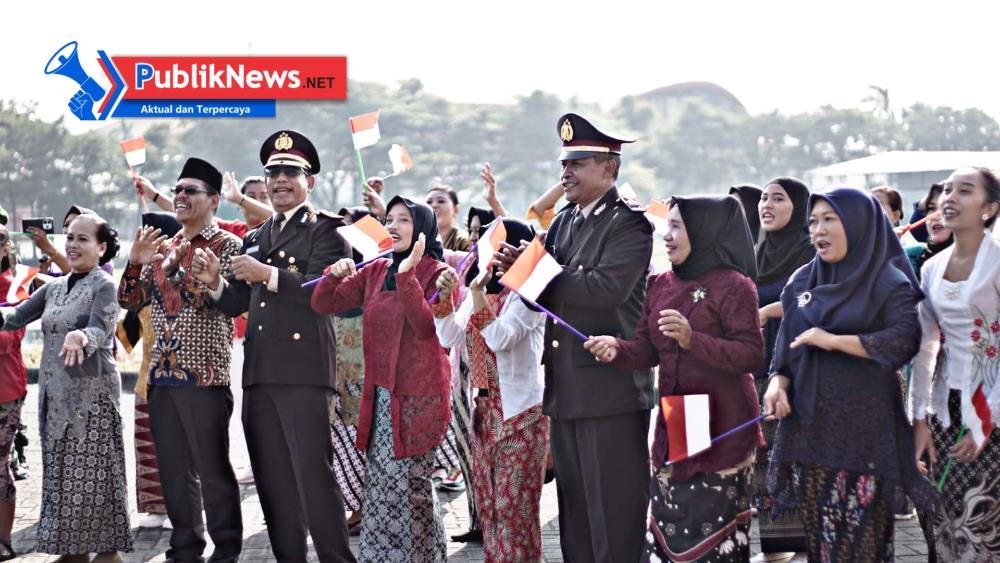 Upacara HUT RI ke-80 di Kelurahan Dandangan Berlangsung Khidmat dan Meriah