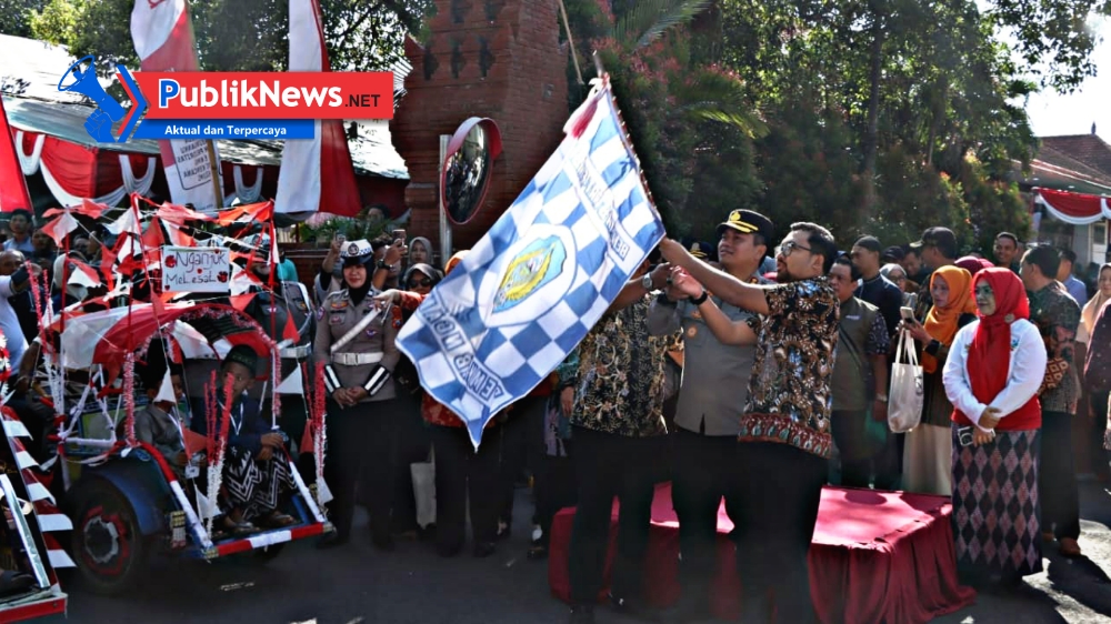 Khitanan Massal Warnai HUT RI ke-80 di Nganjuk, Ratusan Anak Ikut dengan Antusias