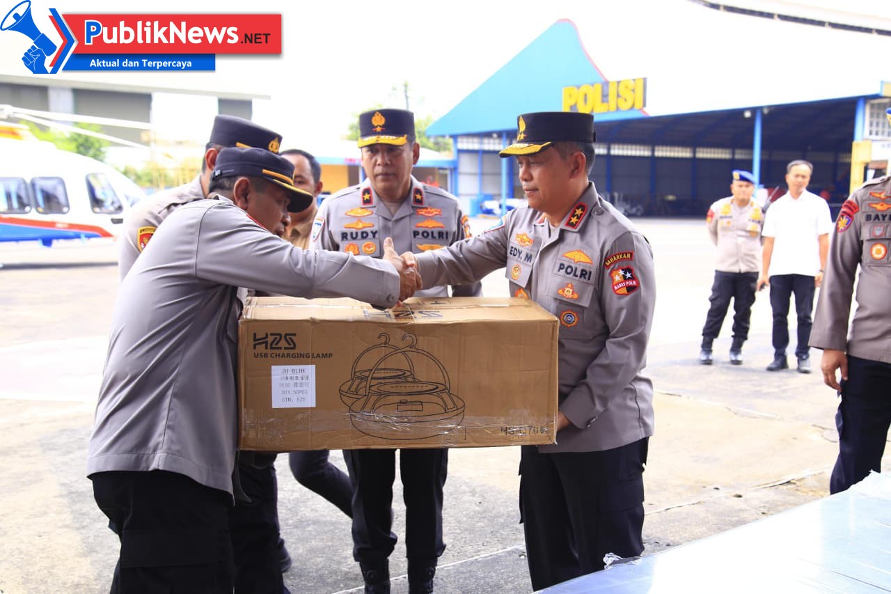 Polri Gerak Cepat Salurkan Bantuan Kemanusiaan untuk Korban Banjir dan Longsor di NTT