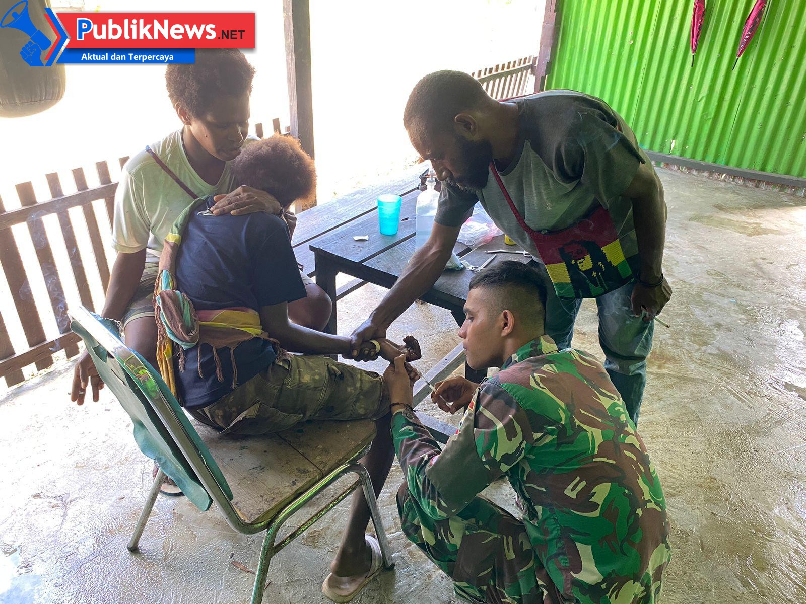 Satgas Yonif 131/Brajasakti Sentuh Hati Warga Mosso Lewat Layanan Kesehatan Gratis