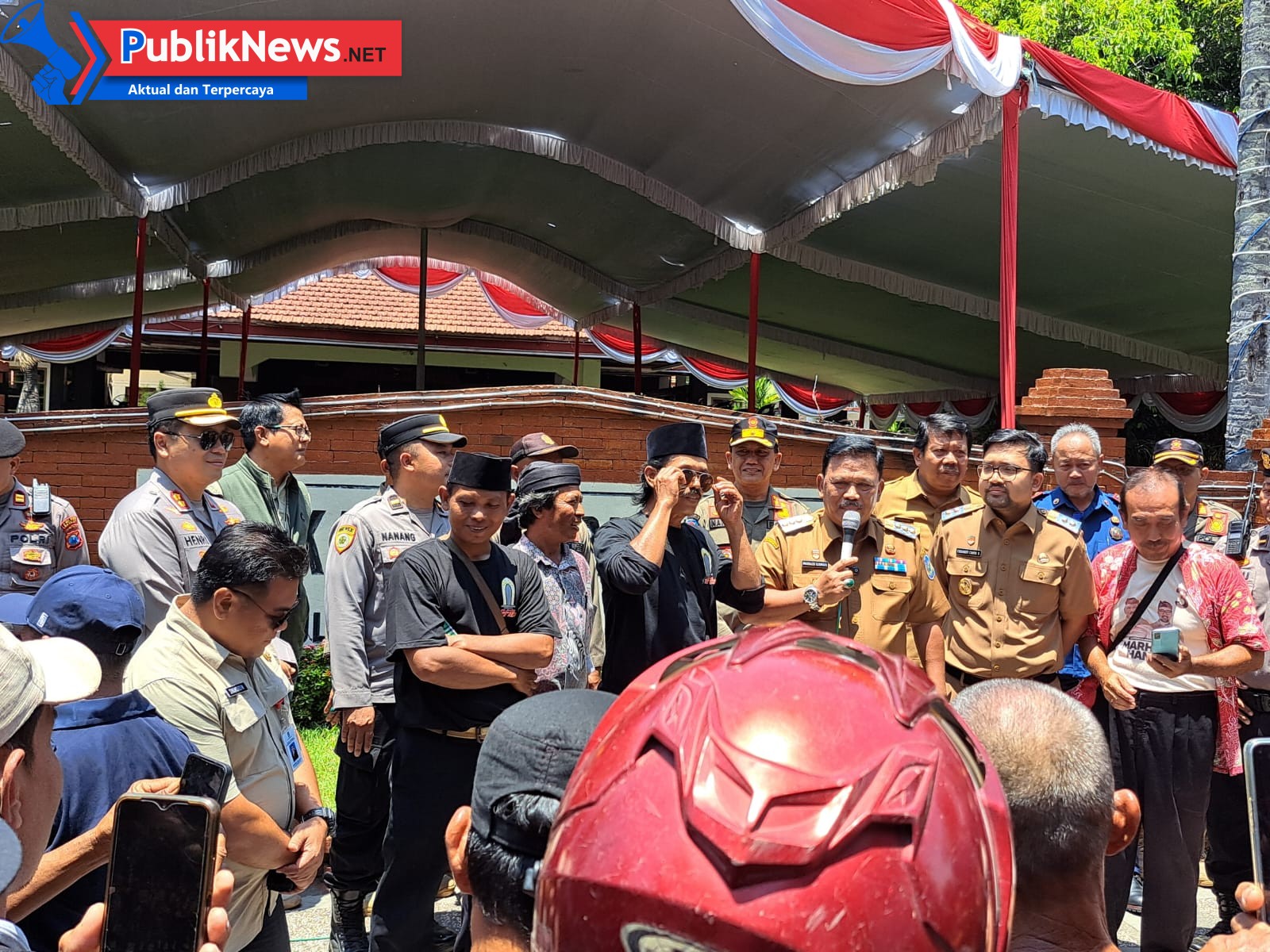 Polres Nganjuk Siagakan Personel Amankan Aksi Damai RT/RW di DPRD