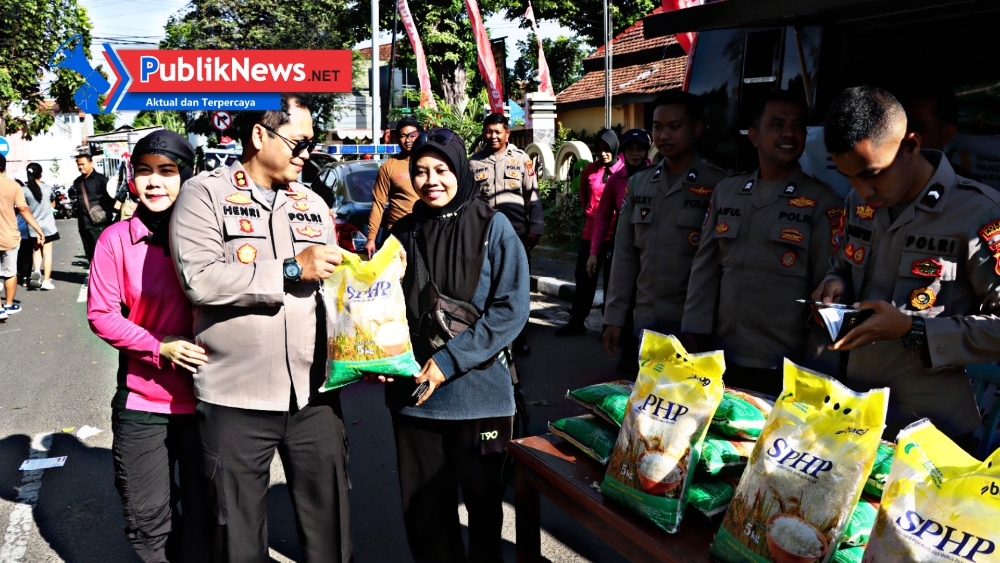 Polres Nganjuk Gelar Pasar Murah di CFD, Beras SPHP Bulog Ludes Diserbu Warga