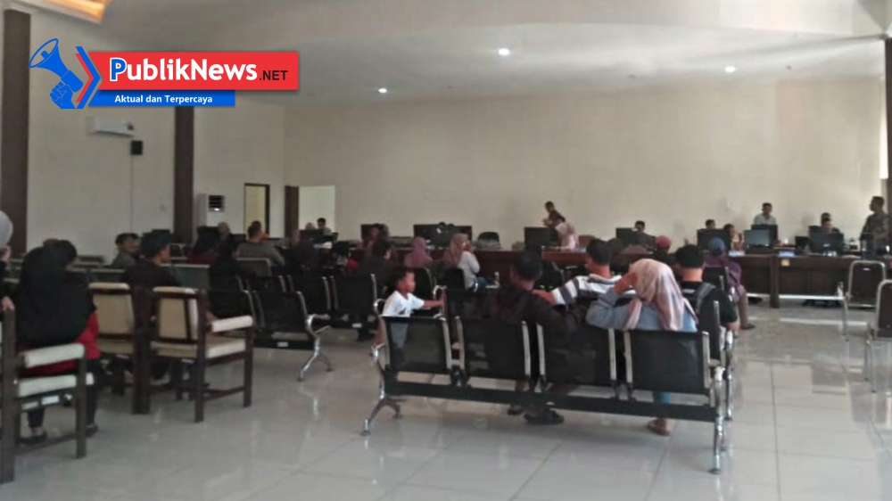 Samsat Katang Kini Beroperasi di Pare, Wajib Pajak Padati Hari Pertama Layanan