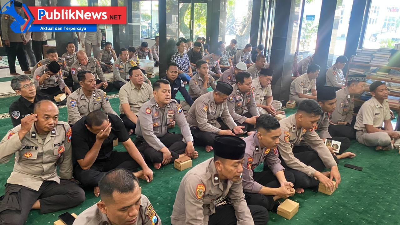 Polres Nganjuk Gelar Binrohtal, Tekankan Sholat Sebagai Tolak Ukur Batiniah dan Kedisiplinan Anggota