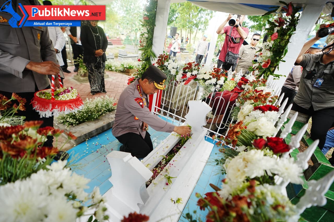 Kapolri Ziarah ke Makam Marsinah dan Letakkan Batu Pertama Museum Pahlawan Nasional di Nganjuk