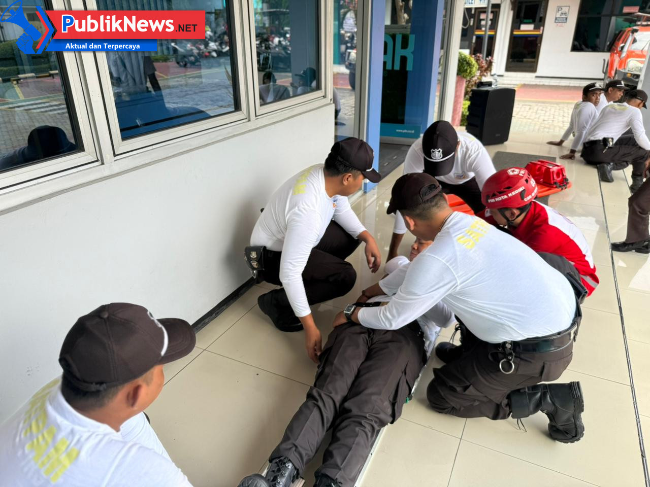 Peringati Bulan K3 Nasional, PLN UP3 Kediri Gelar Refreshment Satpam dan Simulasi Tanggap Darurat Bencana