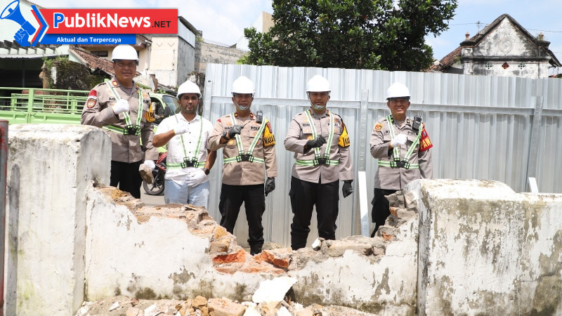 Kapolres Kediri Letakkan Batu Pertama Pembangunan Pagar Aspol Pare, Perkuat Keamanan dan Penataan Asrama