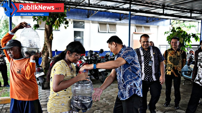 Imigrasi Kediri Tebar 500 Bibit Ikan Nila, Hasil Panen Dibagikan ke Warga Desa Bedrek