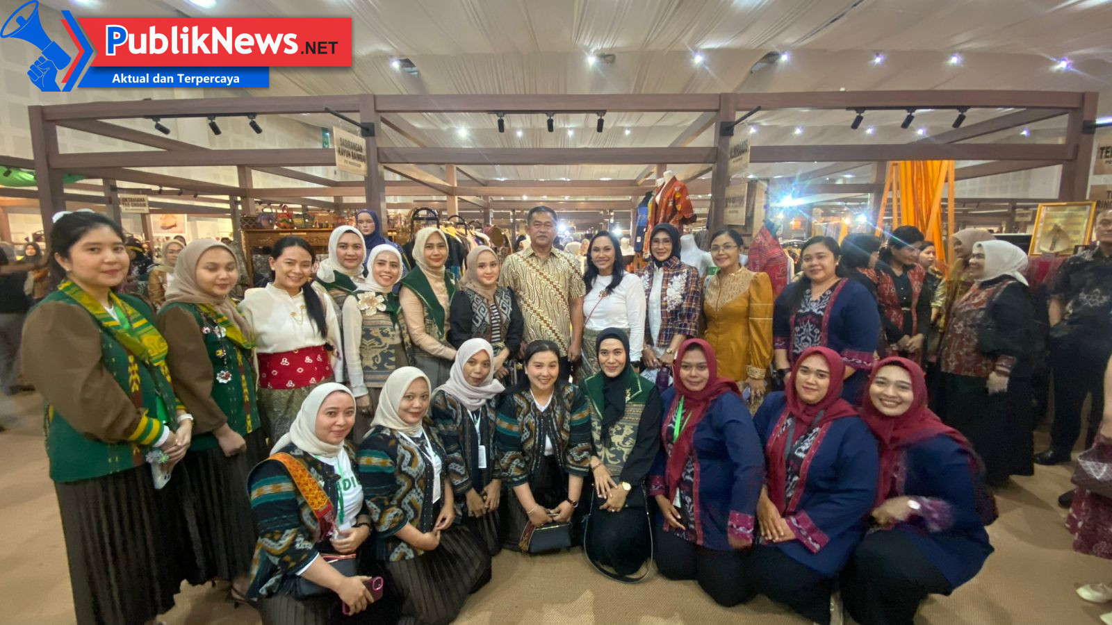 Koleksi Almira ADS Bersinar di Catwalk Persit Bisa II, Jadi Magnet Penjualan Fashion Wastra