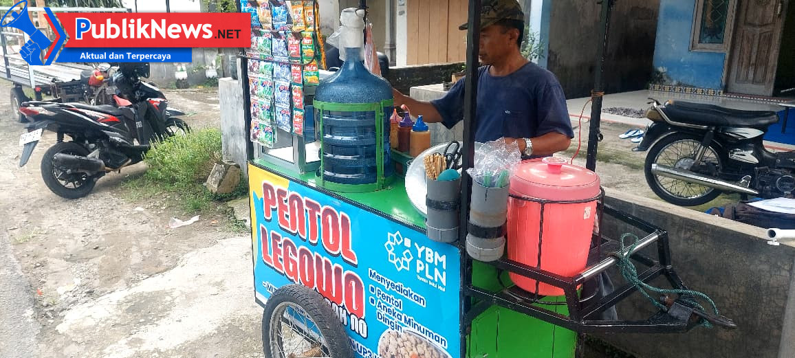 Peringati Hari Buruh, PLN UP3 Kediri dan YBM PLN Salurkan Bantuan Pemberdayaan Ekonomi Melalui Program Grobak Cahaya