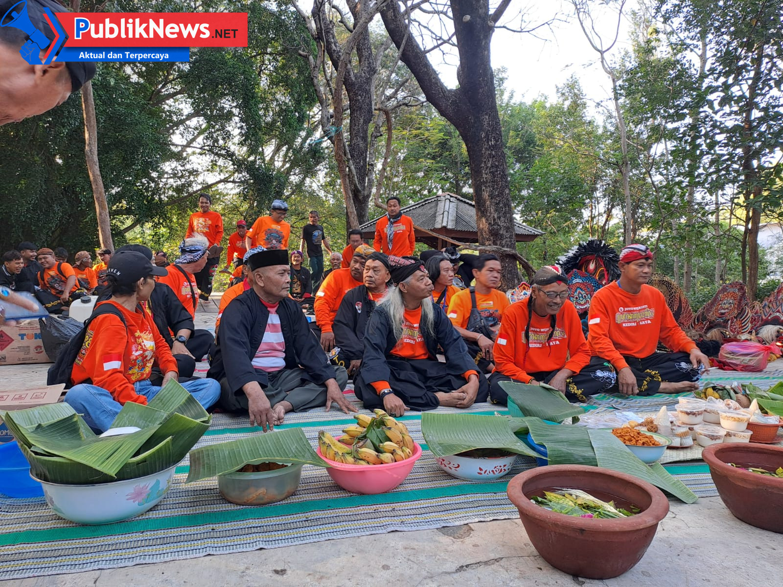 Lestarikan Budaya, Jaranan Djoko Tole Pukau Pengunjung Grebeg Suro Kediri Jayati 2026 di Goa Selomangkleng