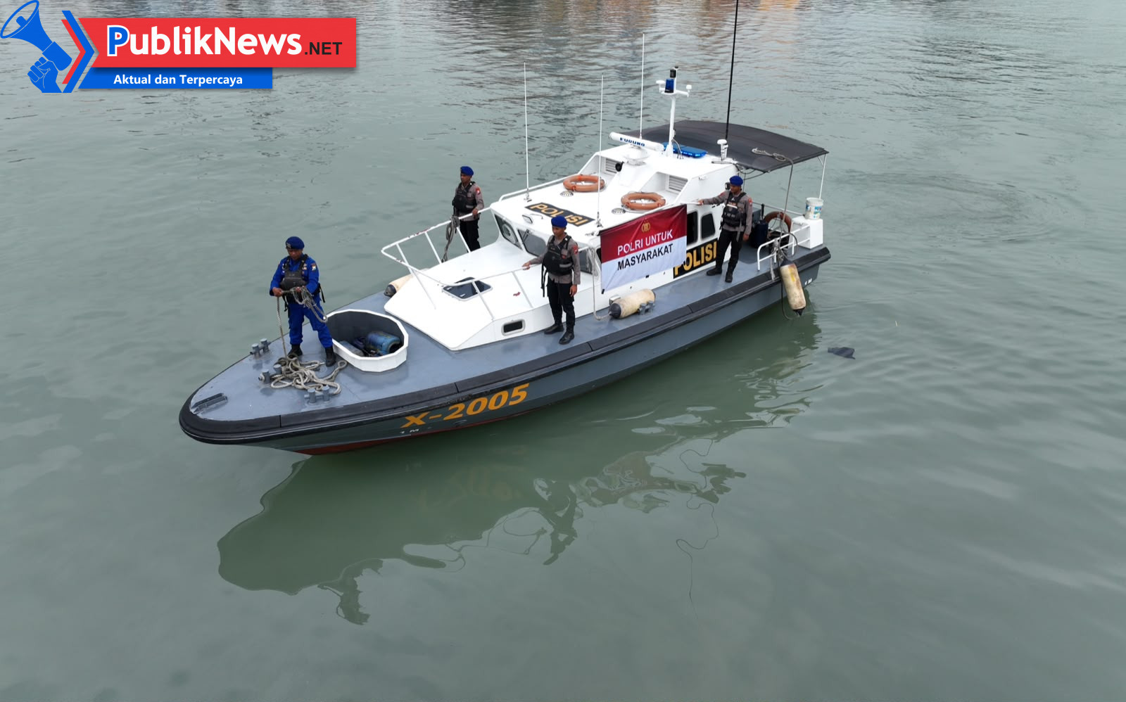 Ditpolairud Polda Jatim Kerahkan 4 Kapal Sisir Sumenep-Masalembu Cari Korban KM Virgo Transport 8